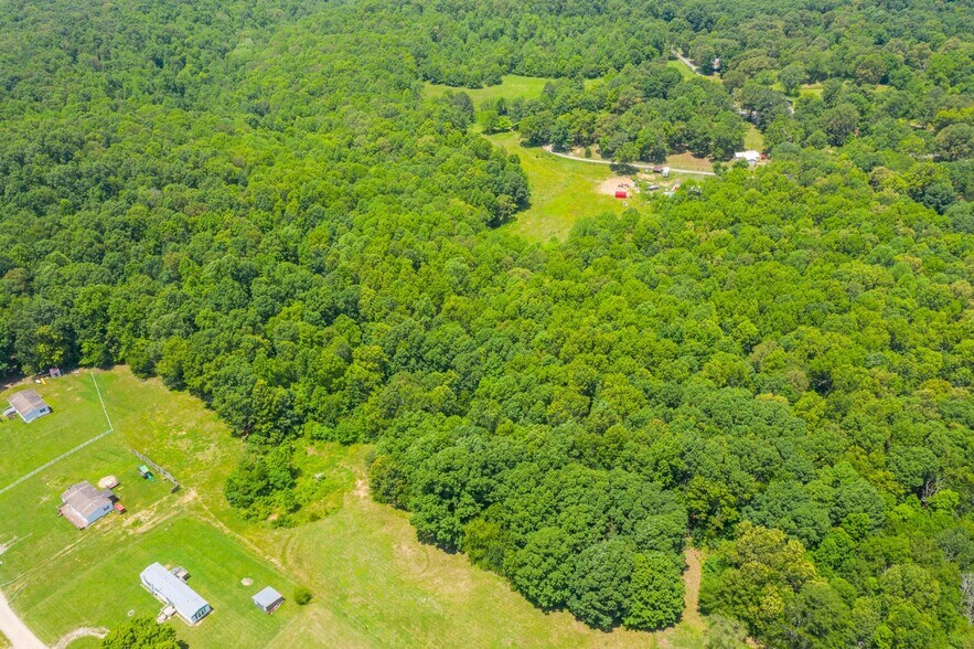 7040M M and M Dr, Lyles, TN 37098