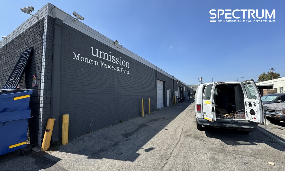 15115 Califa St, Van Nuys, CA for lease - Building Photo - Image 3 of 3