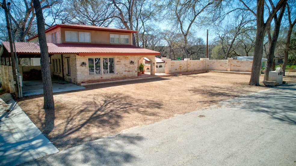 1684 Rocky Riv, Canyon Lake, TX for sale - Building Photo - Image 1 of 27