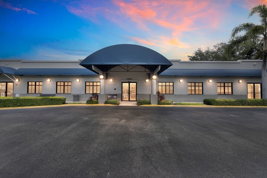 4665 S Congress Ave, Lake Worth, FL for lease - Building Photo - Image 1 of 15