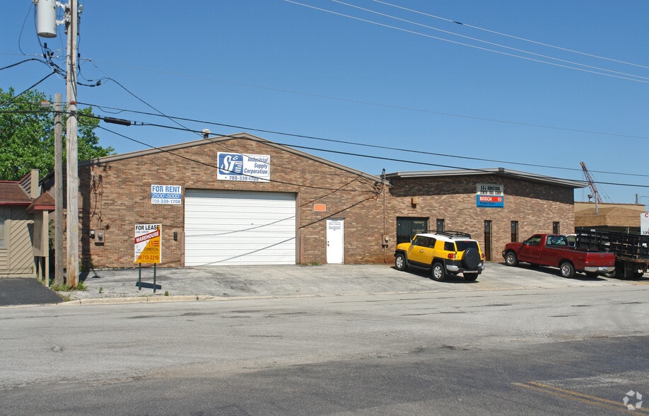 16060 Suntone Dr, South Holland, IL for lease - Building Photo - Image 2 of 5