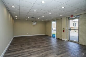 1102-1108 Weems St, Jackson, MS for sale Lobby- Image 1 of 14