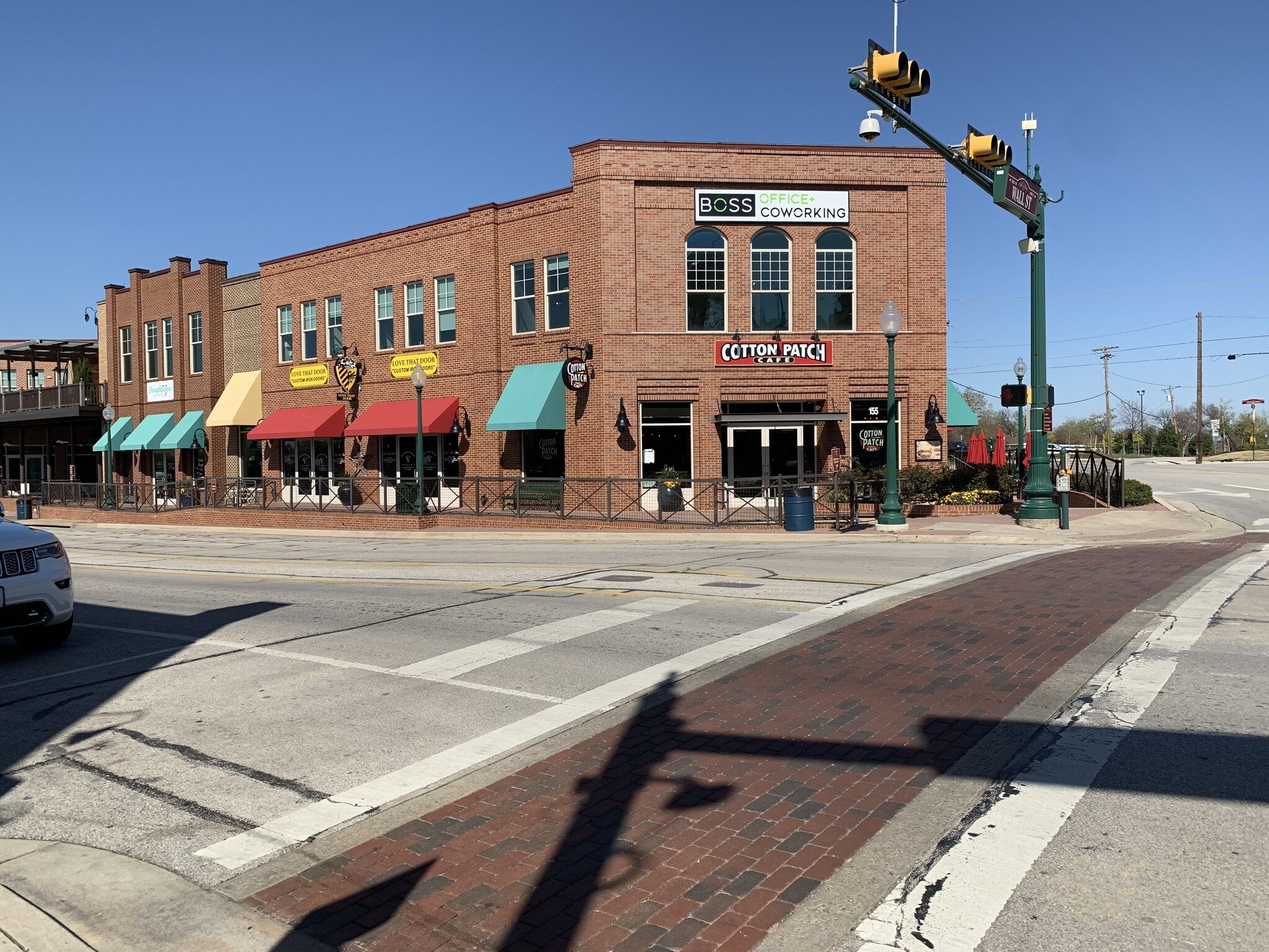 129 S Main St, Grapevine, TX, 76051 Coworking Space on