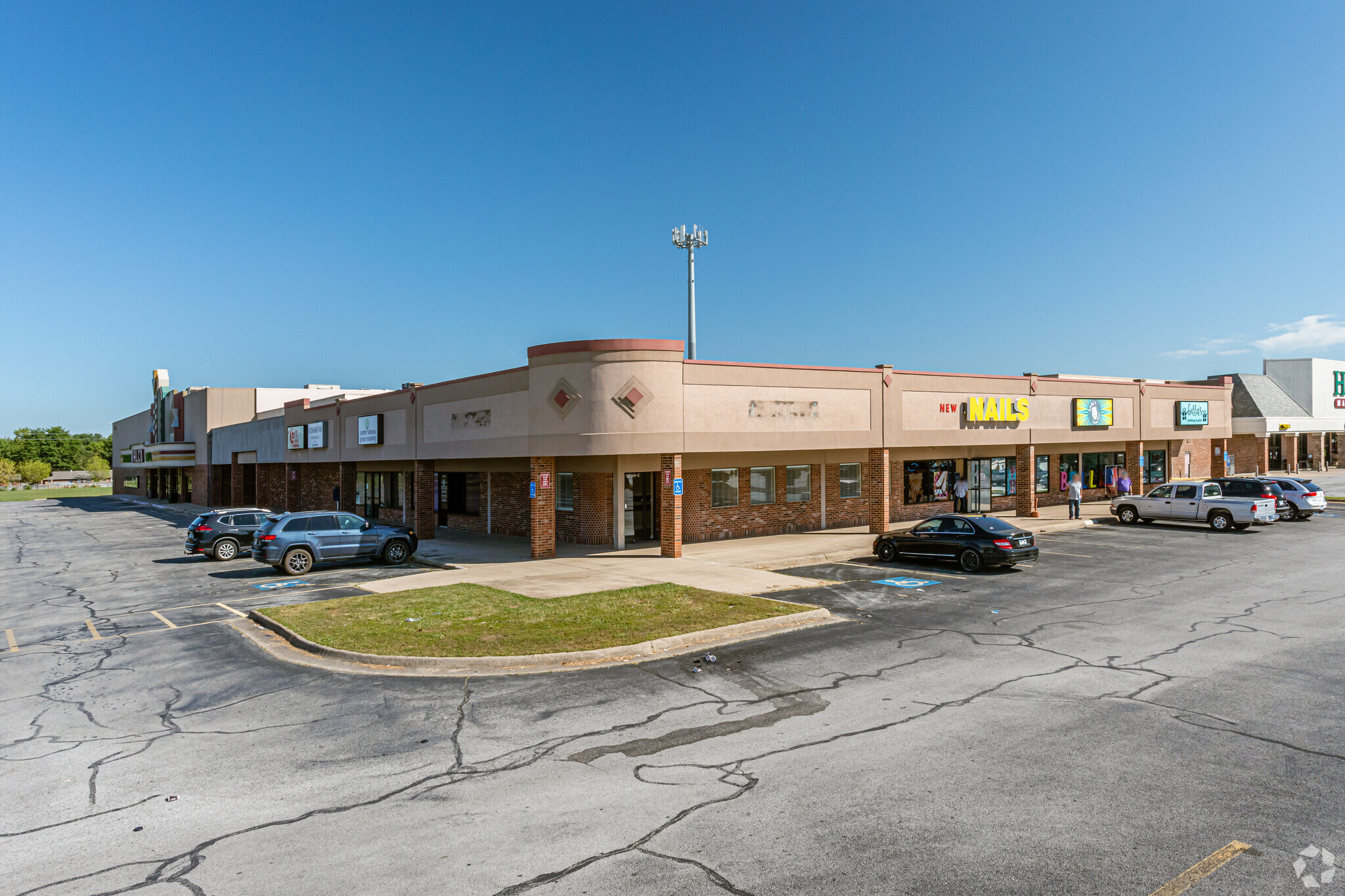 2940 W Sunset Ave, Springdale, AR for lease Building Photo- Image 1 of 8