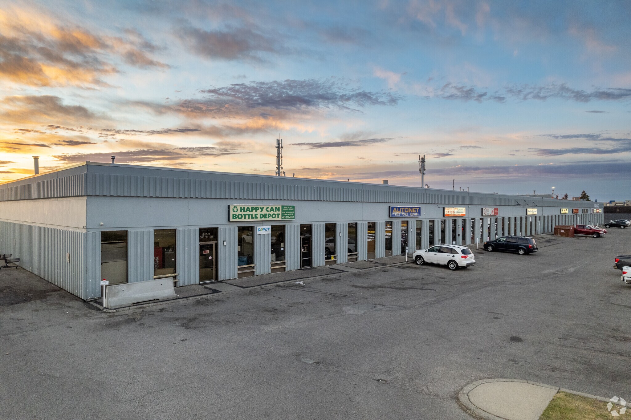 700 33rd St NE, Calgary, AB for sale Building Photo- Image 1 of 1