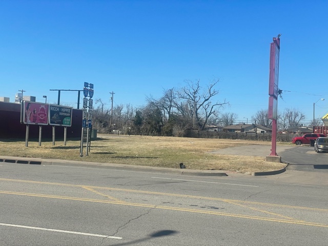 7105 S May Ave, Oklahoma City, OK for sale - Building Photo - Image 3 of 8