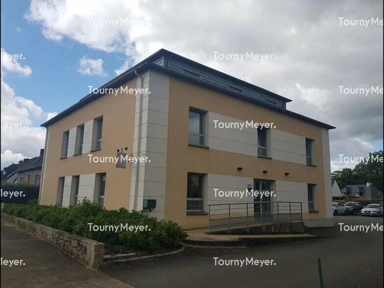 Office in Betton for lease - Building Photo - Image 1 of 4