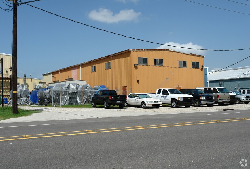 1130 Destrehan Ave, Harvey, LA for sale - Primary Photo - Image 1 of 1