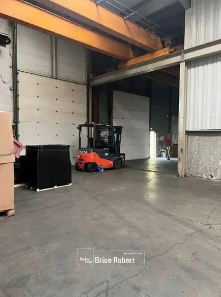 Office in Béligneux for lease - Interior Photo - Image 3 of 4