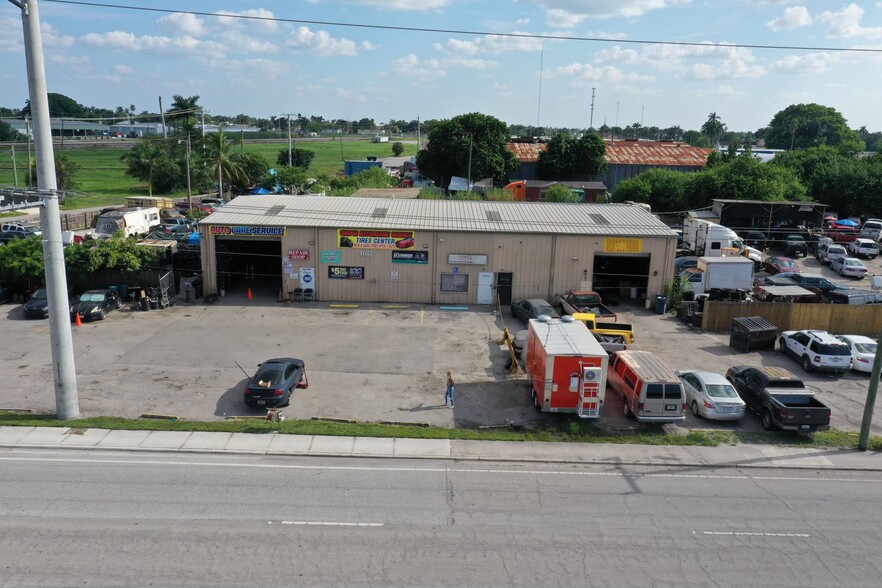 1208 NW Avenue L 1, Belle Glade, FL for sale - Primary Photo - Image 1 of 1