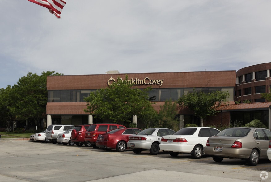 2250 W Parkway Blvd, West Valley City, UT for sale - Primary Photo - Image 1 of 8