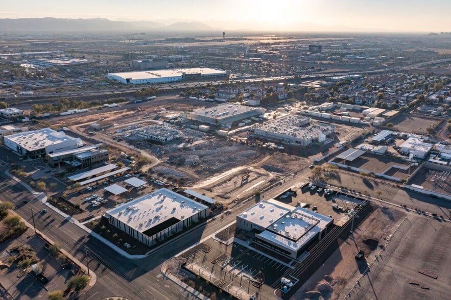 N 52nd St & Loop 202, Phoenix, AZ for lease - Building Photo - Image 3 of 4