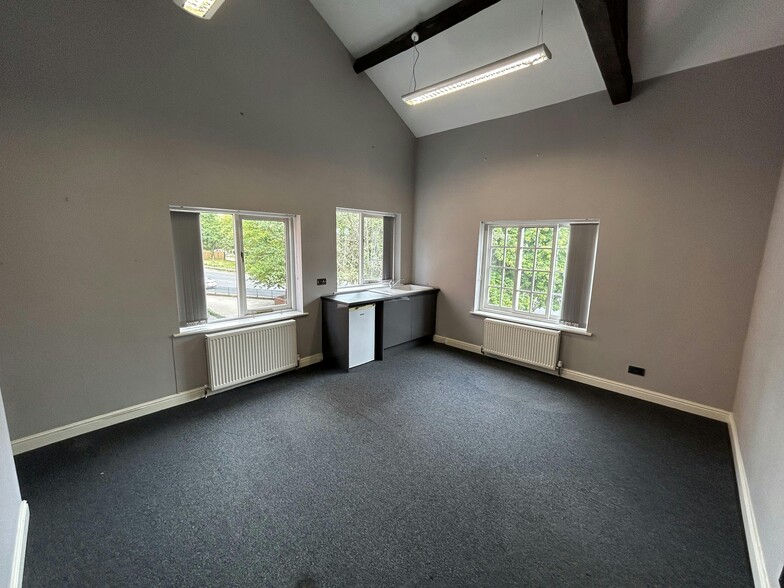 9 Somers St, Leeds for lease - Interior Photo - Image 3 of 7