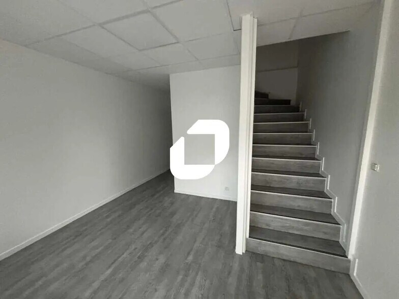 6 Rue De La Closerie, Lisses for lease - Interior Photo - Image 3 of 19