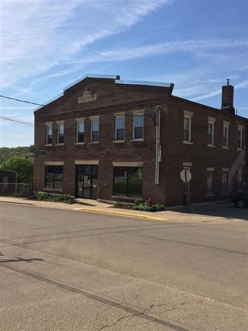 32 Fountain St, Mineral Point, WI for sale Primary Photo- Image 1 of 1