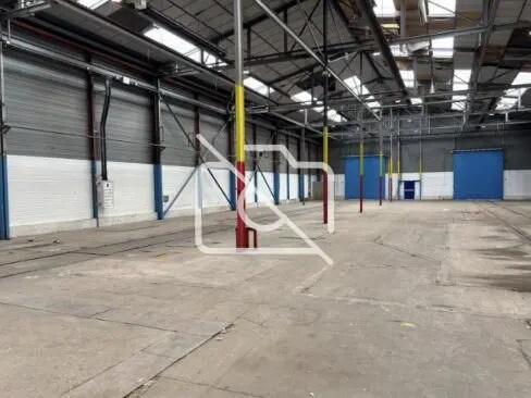 Industrial in Corbeil-Essonnes for lease - Building Photo - Image 1 of 4