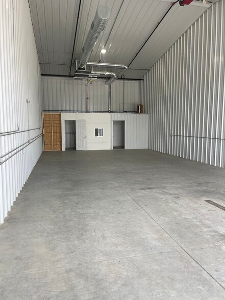 3301 111th St, Urbandale, IA for sale - Building Photo - Image 2 of 5