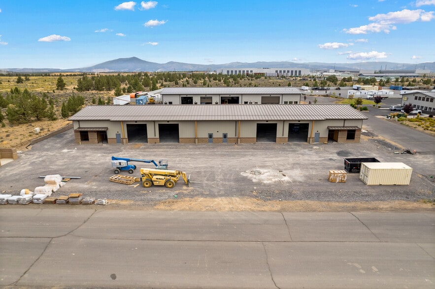 Page Ct, Prineville, OR for lease - Building Photo - Image 3 of 7