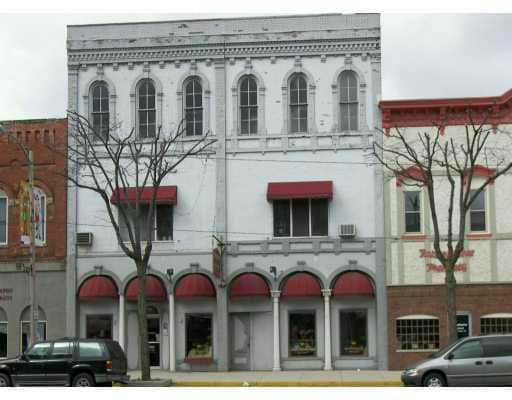 130-134 S Main St, Eaton Rapids, MI for sale - Building Photo - Image 2 of 11