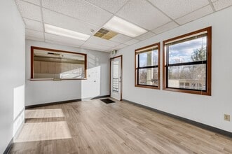 25500 SE Stark St, Gresham, OR for lease Lobby- Image 2 of 9