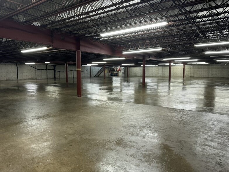 10915 W Kellogg St, Wichita, KS for lease - Building Photo - Image 2 of 9