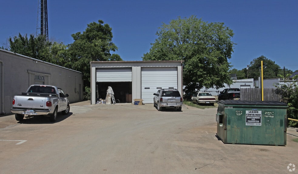 804 S Locust St, Denton, TX for sale - Building Photo - Image 2 of 8