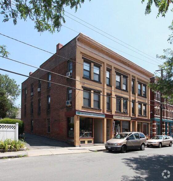 25 Market St, Northampton, MA 01060