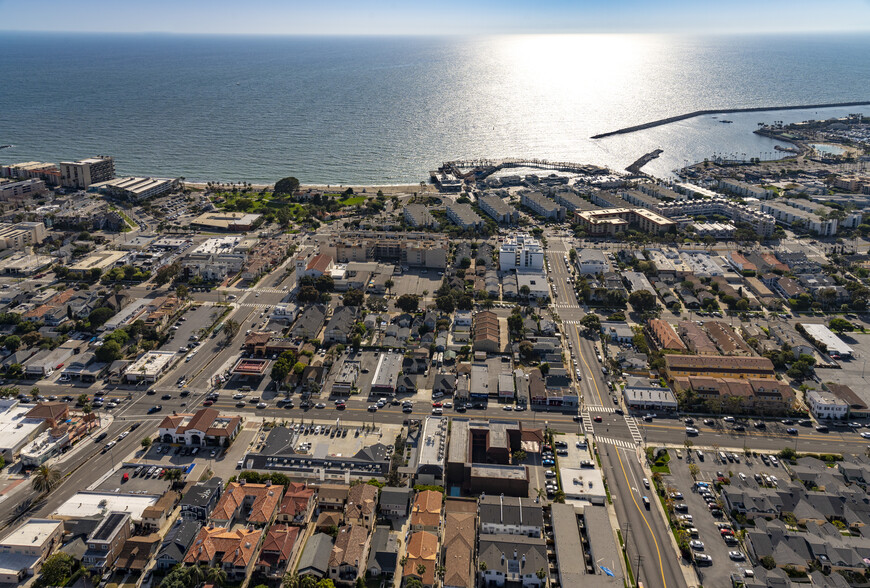 220 S Pacific Coast Hwy, Redondo Beach, CA for lease - Building Photo - Image 2 of 16