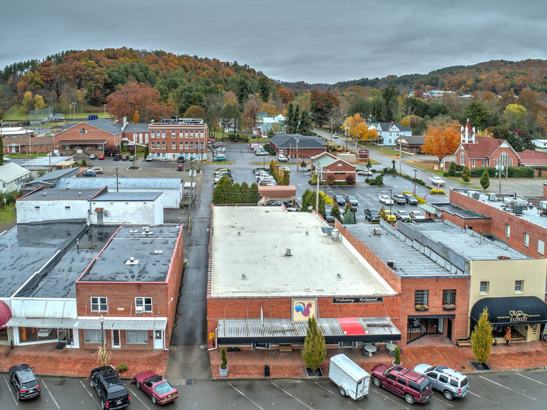 118 W Main St, Mountain City, TN for sale - Primary Photo - Image 1 of 1