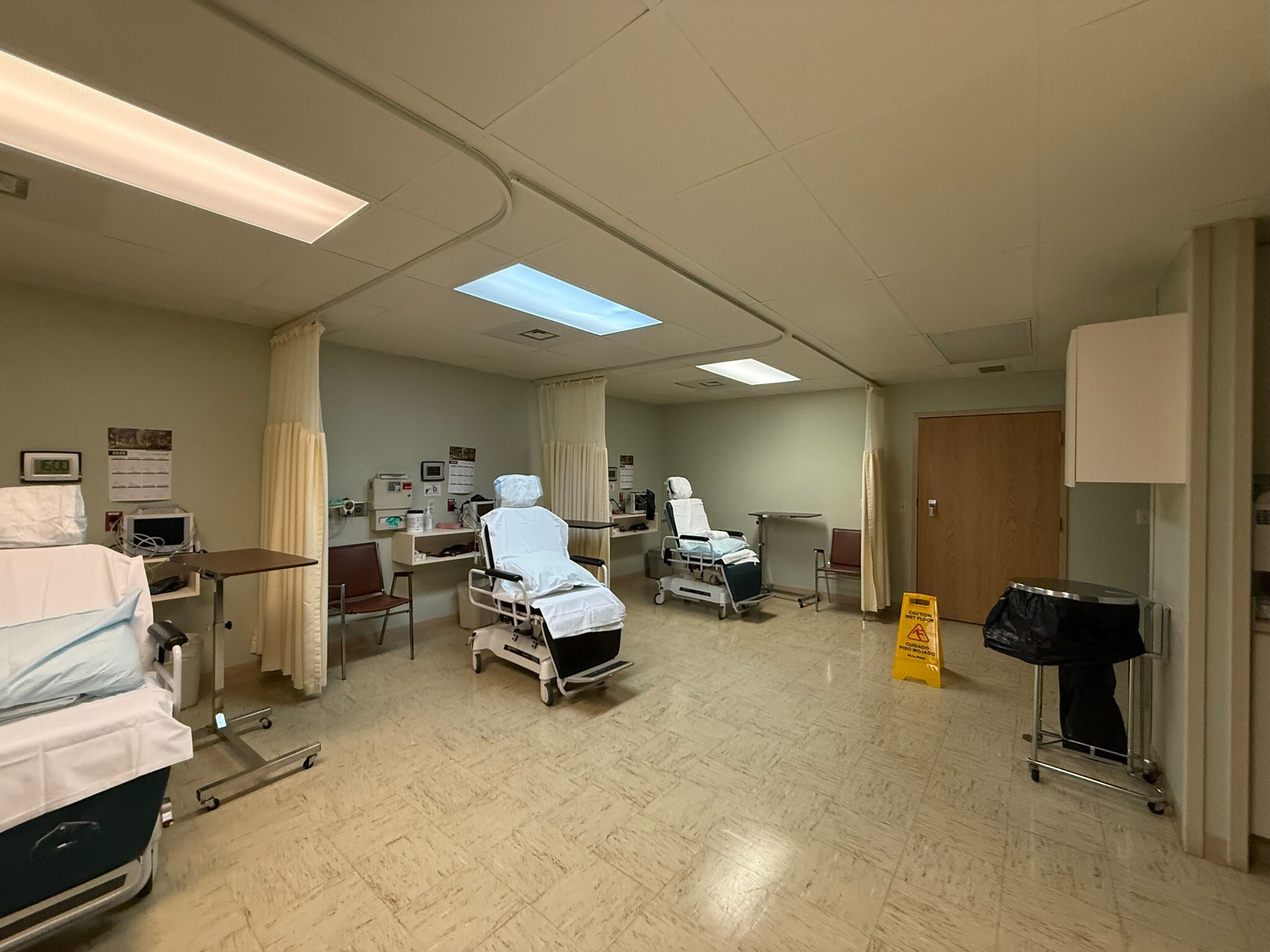 501 Doctors Ct, Oshkosh, WI for lease Interior Photo- Image 1 of 13