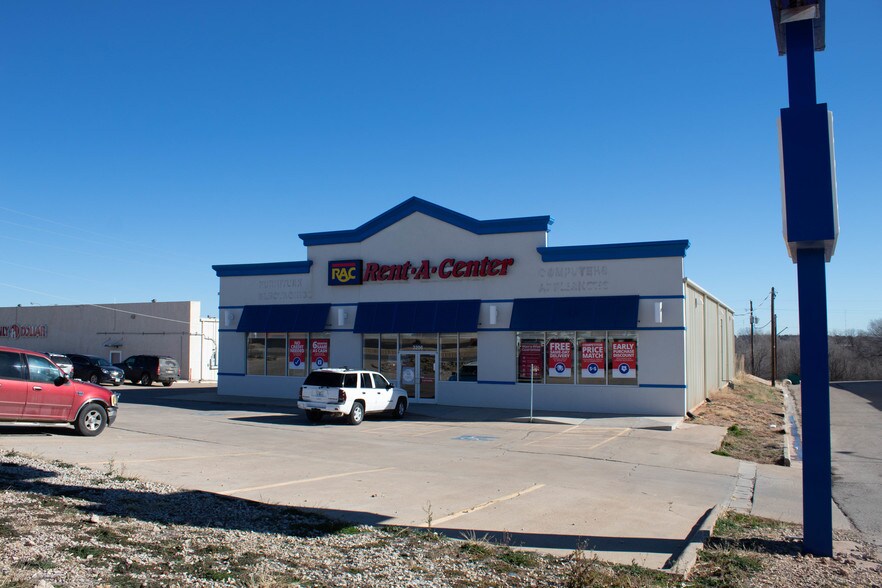 3206 College Ave, Snyder, TX for lease - Building Photo - Image 2 of 6