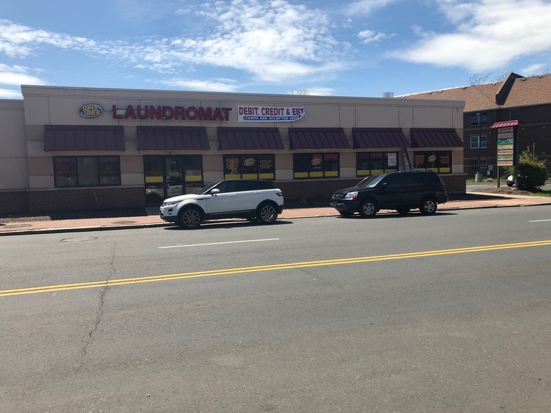 25-73 Albany Ave, Hartford, CT for lease - Building Photo - Image 3 of 14