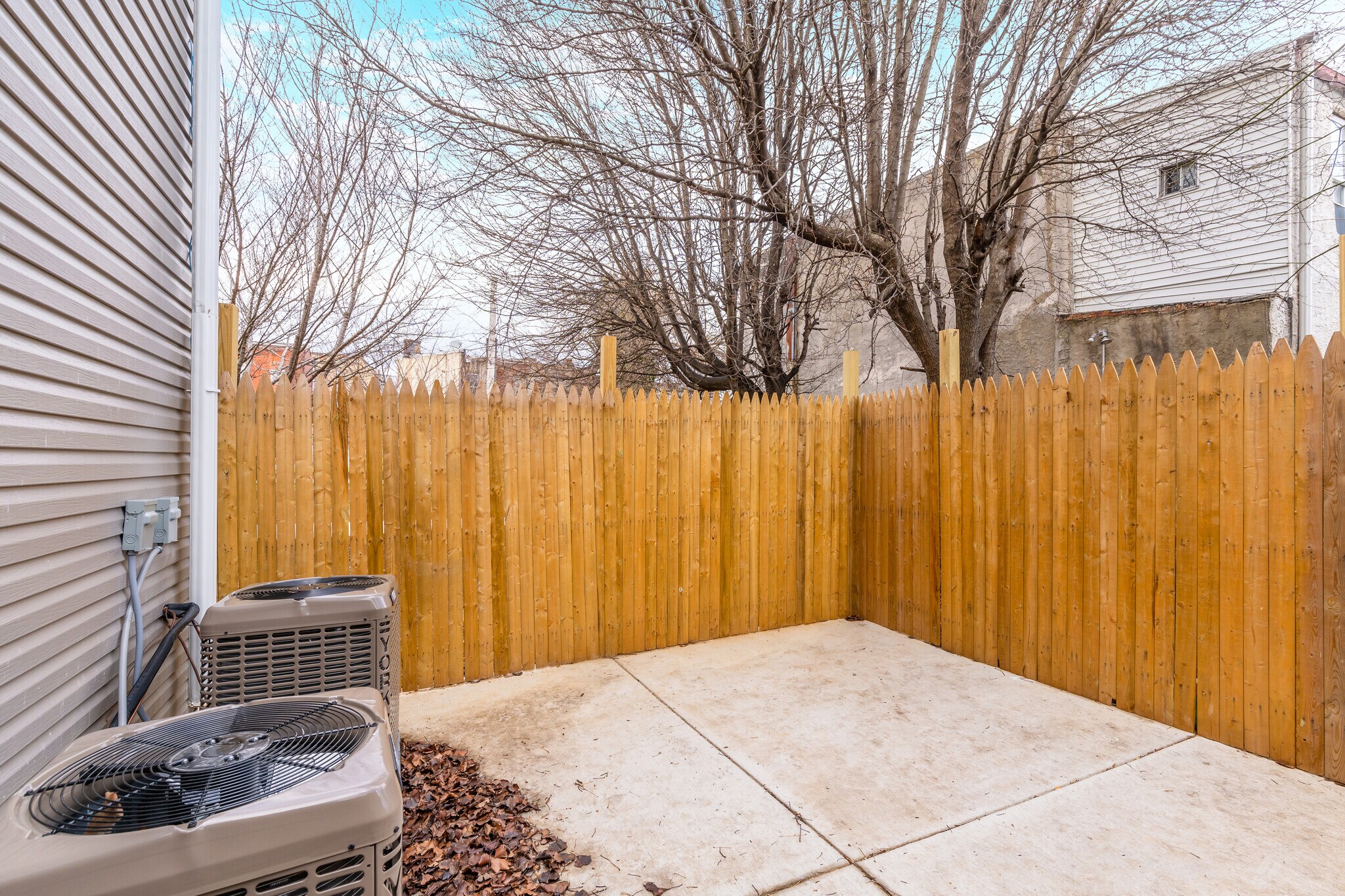 5534 Woodland Ave, Philadelphia, PA for lease Building Photo- Image 1 of 17