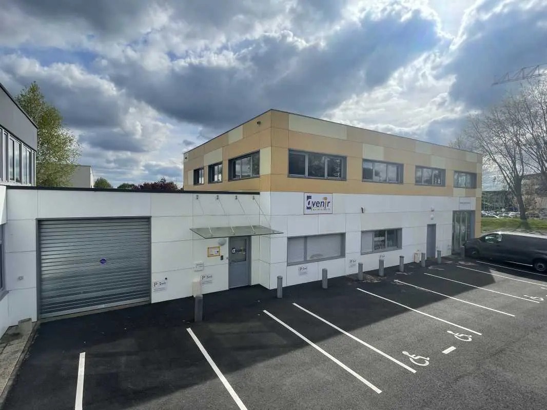 Flex in Mont-Saint-Aignan for lease Building Photo- Image 1 of 12