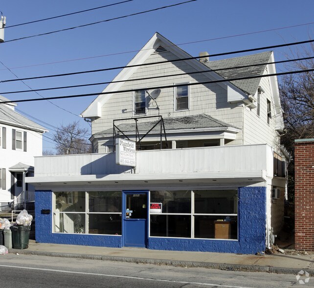 1223 Plainfield St, Johnston, RI 02919