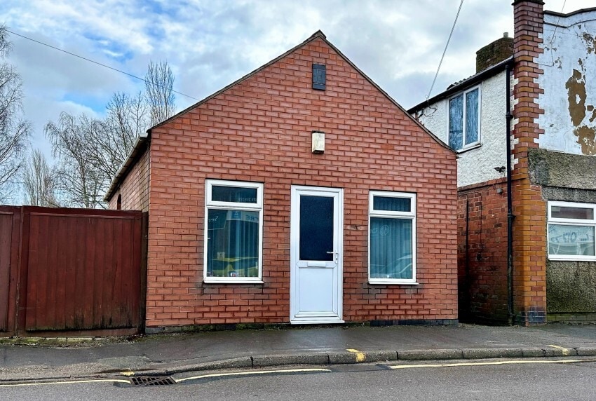 56 Leabrooks Rd, Alfreton, DE55 4HB