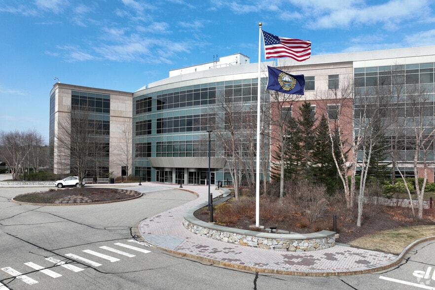 100 Liberty Way, Dover, NH for lease - Building Photo - Image 1 of 6