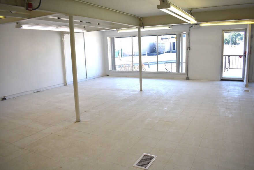 9140 E 350, Raytown, MO for lease - Building Photo - Image 3 of 7