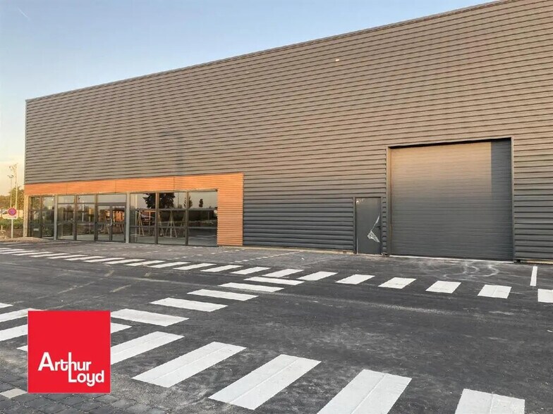 Flex in Mainvilliers for lease - Building Photo - Image 1 of 5