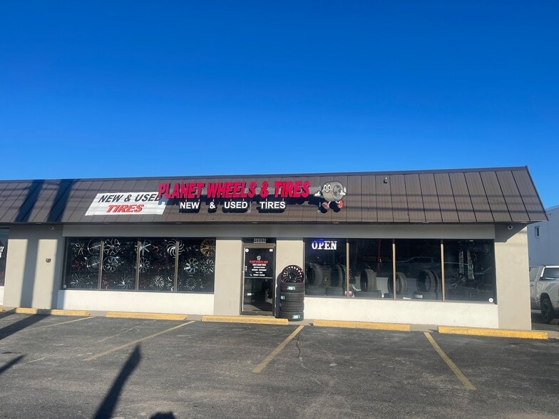 Gratiot Portfolio portfolio of 2 properties for sale on LoopNet.com - Building Photo - Image 2 of 3