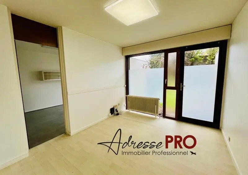 Office in Bordeaux for lease Building Photo- Image 1 of 6