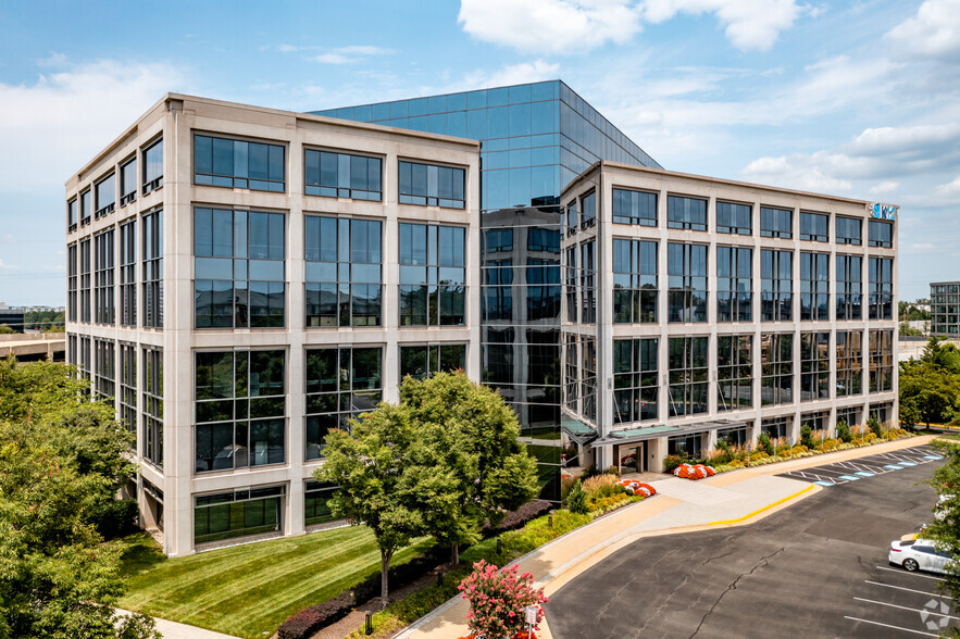 2300 Corporate Park Dr, Herndon, VA 20171 | LoopNet