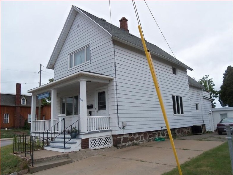 150 W Ridge St, Marquette, MI 49855