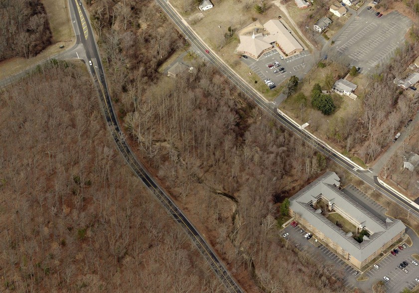 19038 Fuller Heights Rd, Triangle, VA for sale - Building Photo - Image 2 of 3