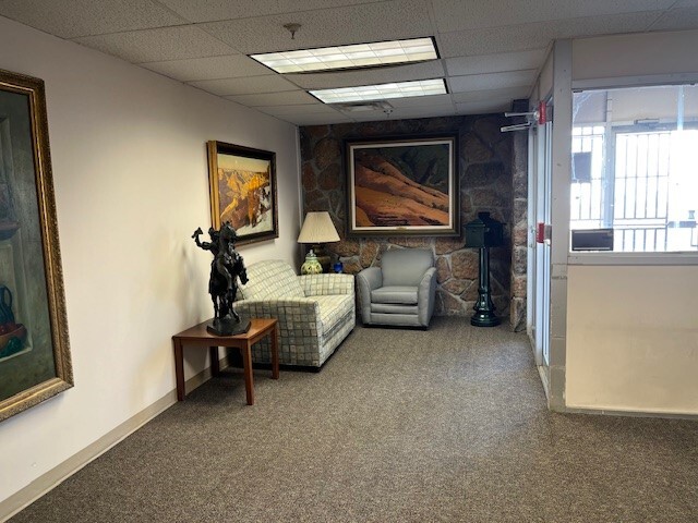 320 N Clark Dr, El Paso, TX for lease - Interior Photo - Image 3 of 16