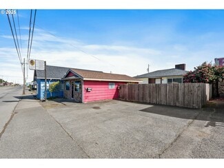 More details for 2235 Broadway Ave, North Bend, OR - Retail for Sale