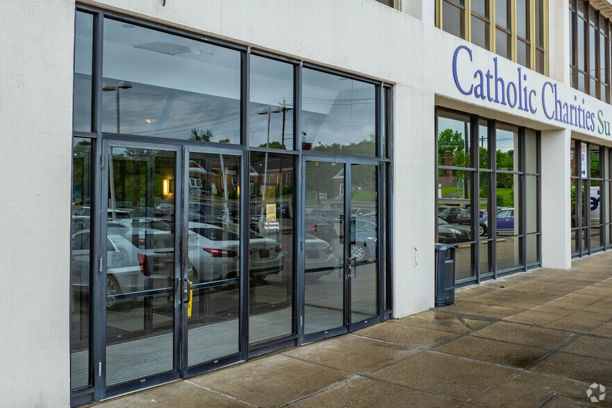 7162 Reading Rd, Cincinnati, OH for lease - Building Photo - Image 2 of 18