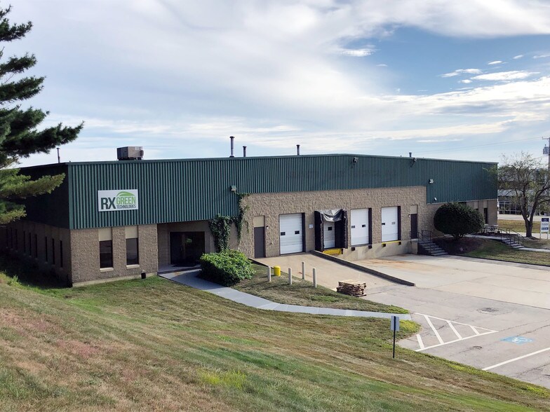 15-17 Tinker Ave, Londonderry, NH for sale - Building Photo - Image 1 of 1