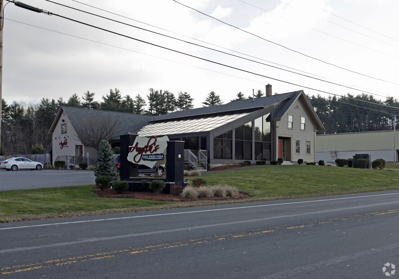 361 Middlesex Rd, Tyngsboro, MA 01879