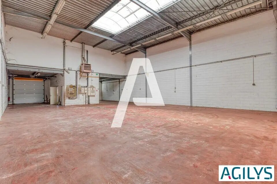 Flex in Villejuif for lease Interior Photo- Image 1 of 7